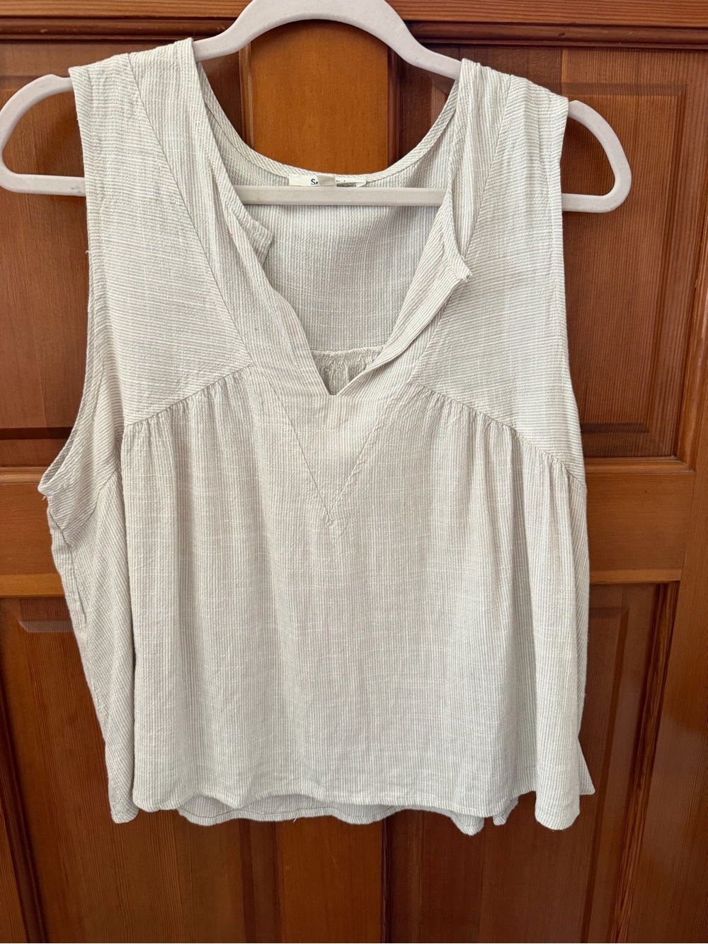 Splendid from Evereve Cream V-Neck lightweight Oversized Sleeveless Tank - Picture 2 of 14